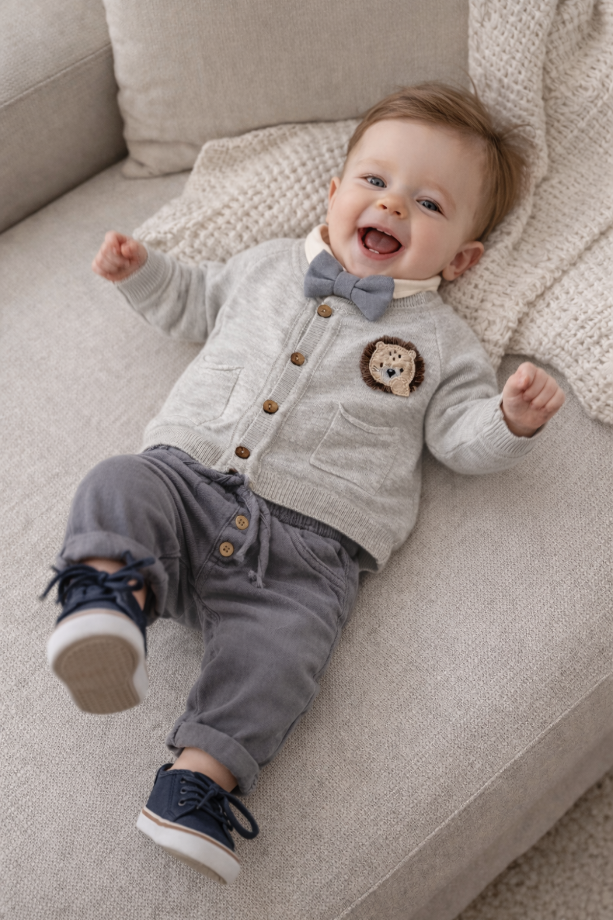 6-24 Ay Lion papyonlu Triko Hırkalı 3'lü Takım Gri