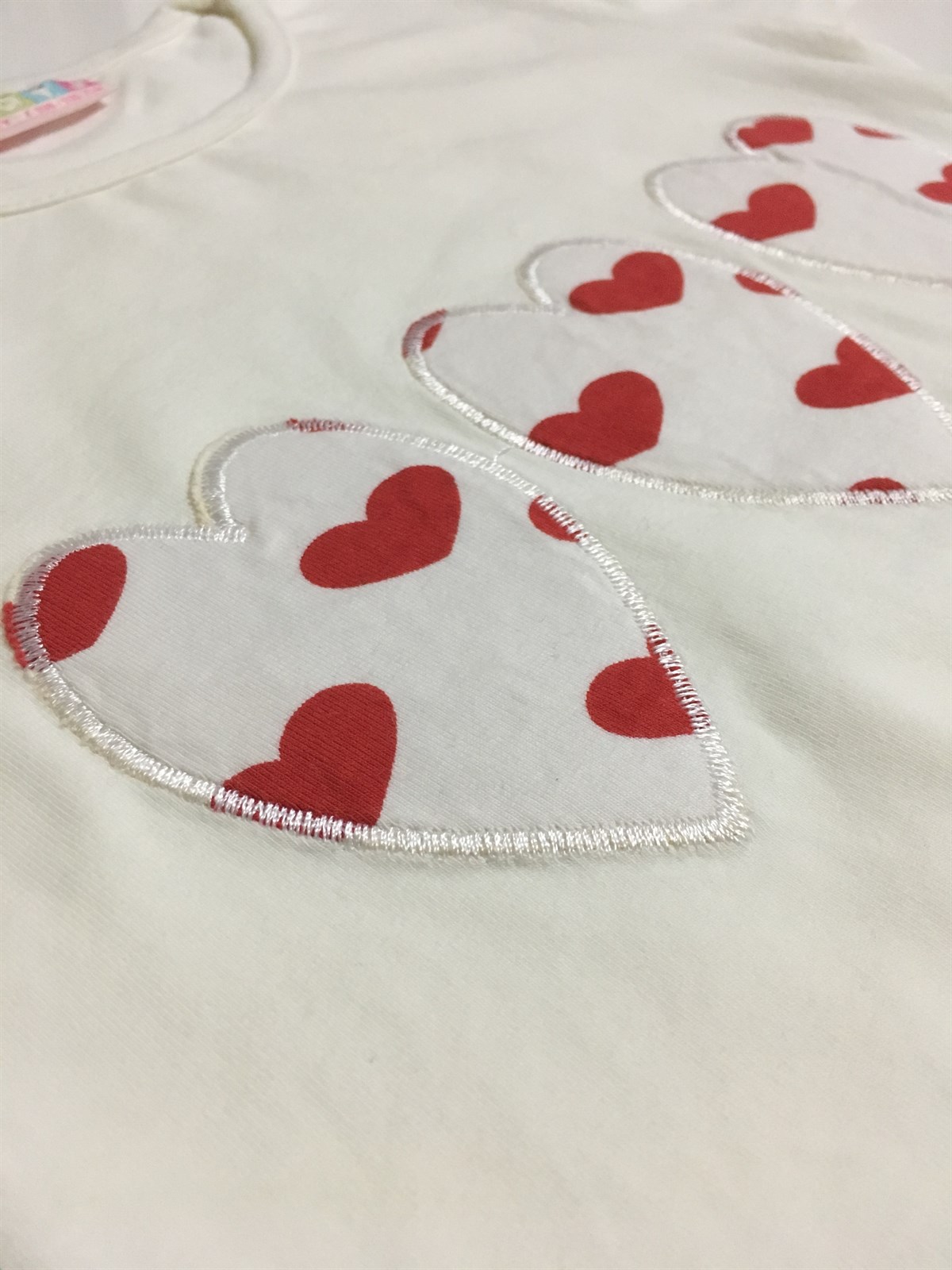 Kalp Aplikeli Kız Tişört