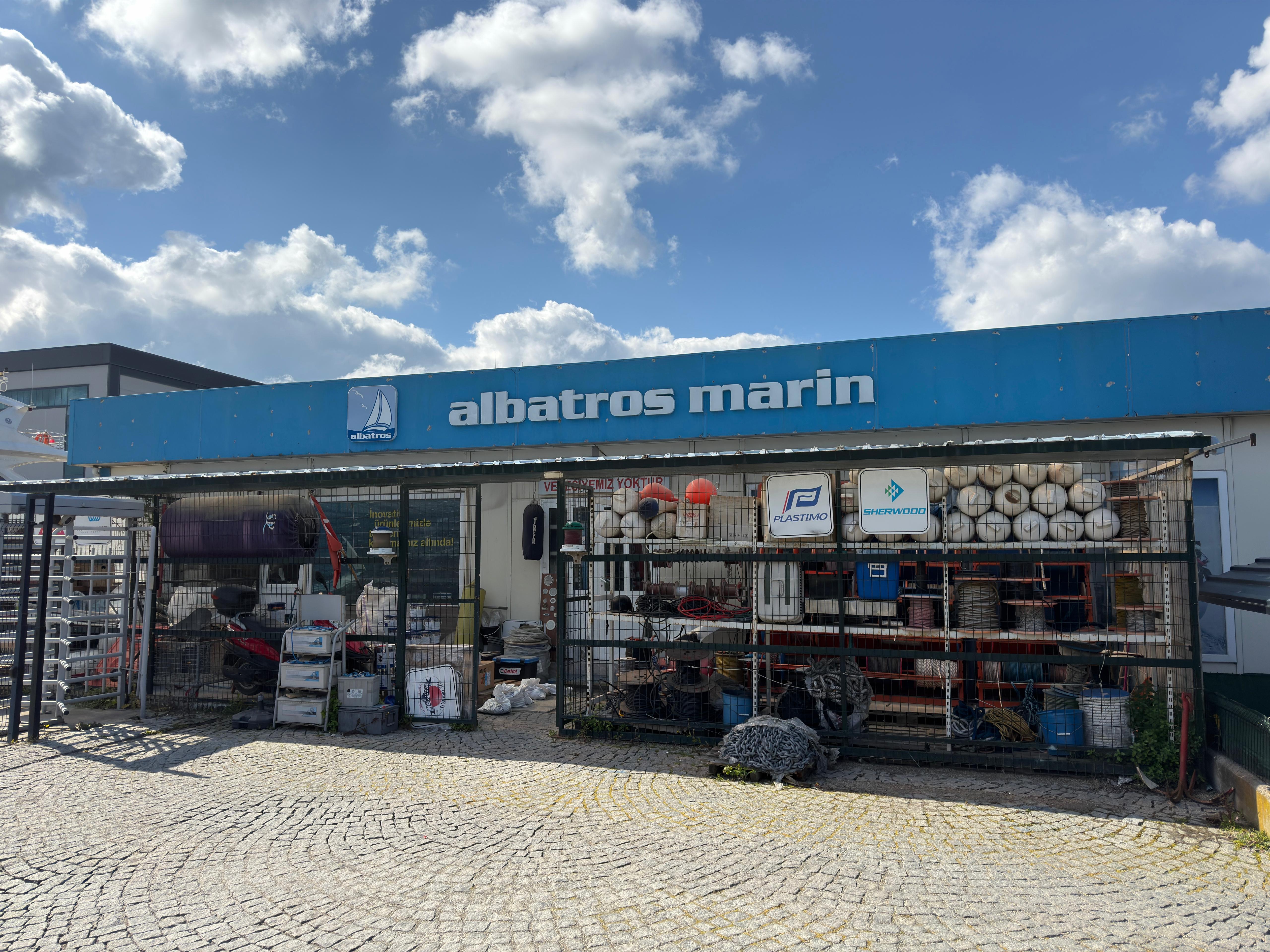 Albatros Marin West İstanbul Marina