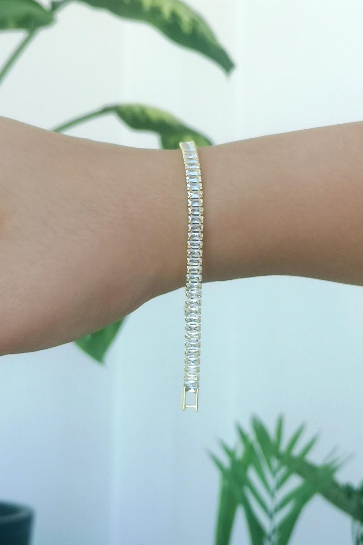 Gold Zirkon Taşlı Baget Model 4mm Su Yolu Bileklik
