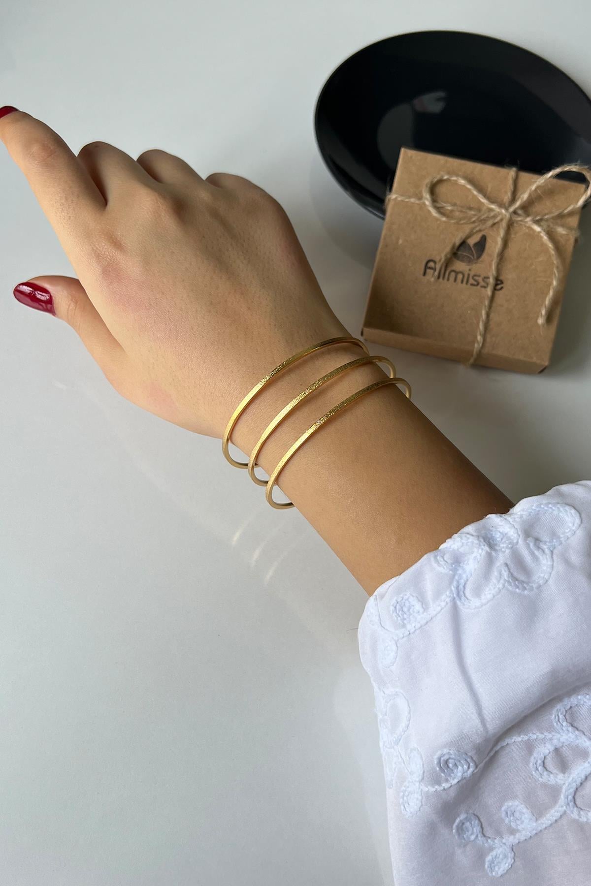 Gold Kaplama Düz Kumlu Model 3 lü Çelik Ajda Model Bilezik (65 mm)