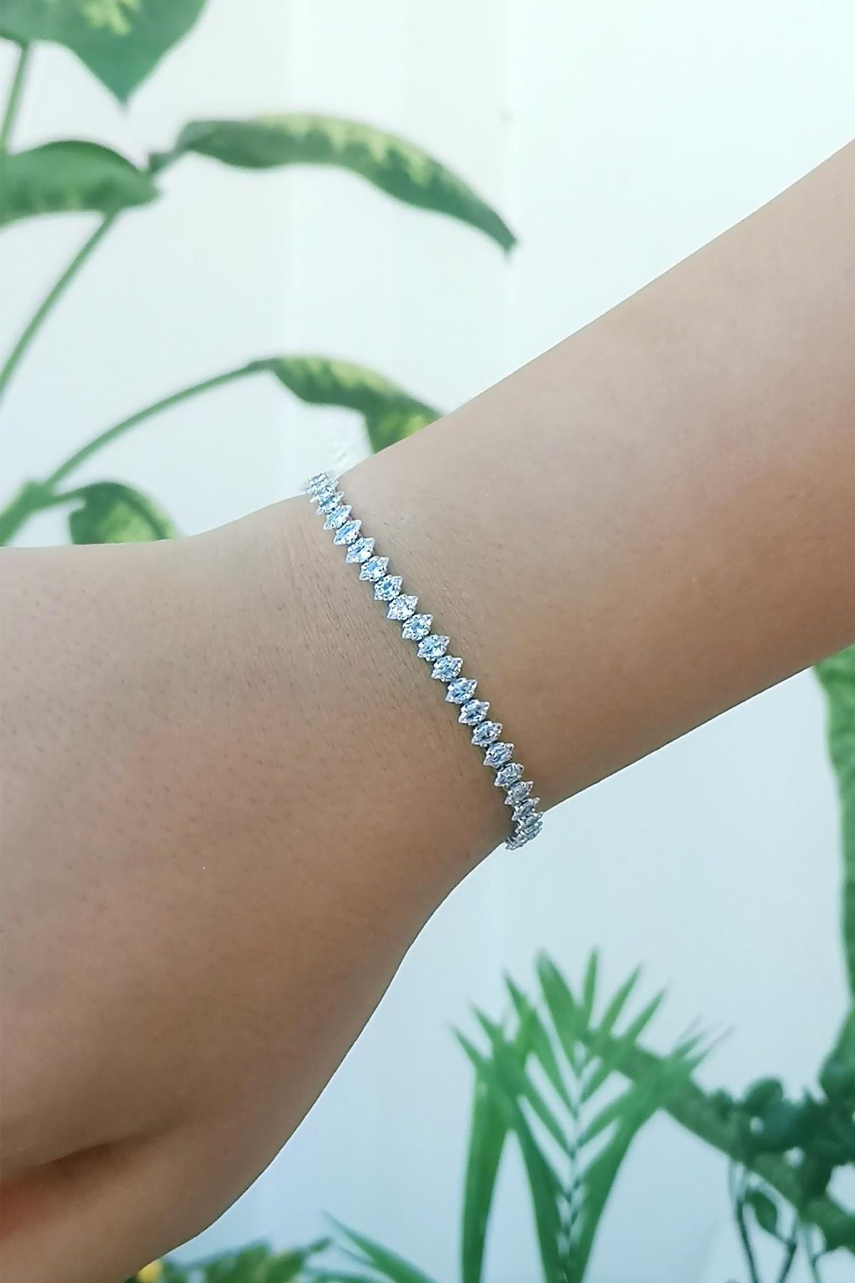 Silver Zirkon Taşlı Mekik Model Su Yolu Bileklik