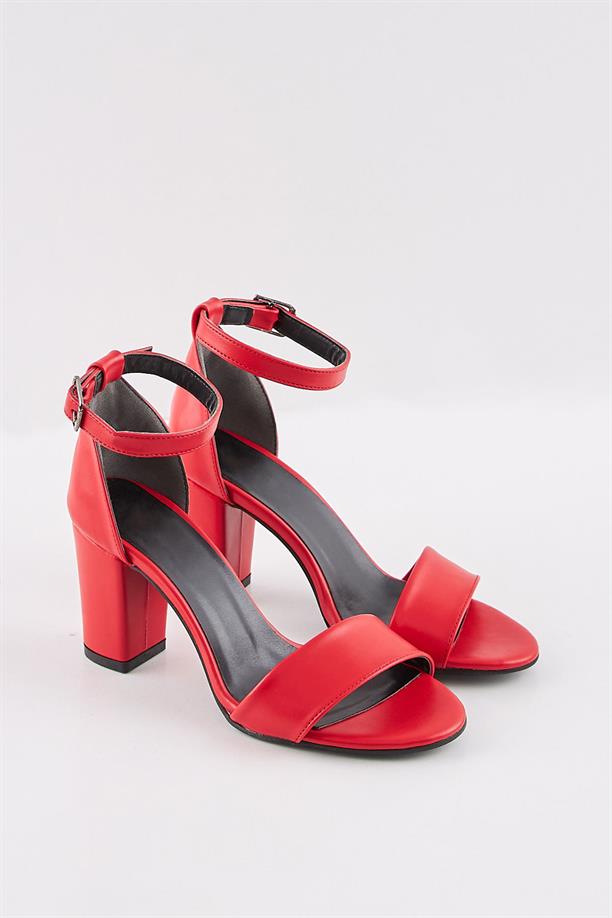 Ayat Kırmızı Kısa Kalın Topuklu Kadın Sandalet Ayakkabı
