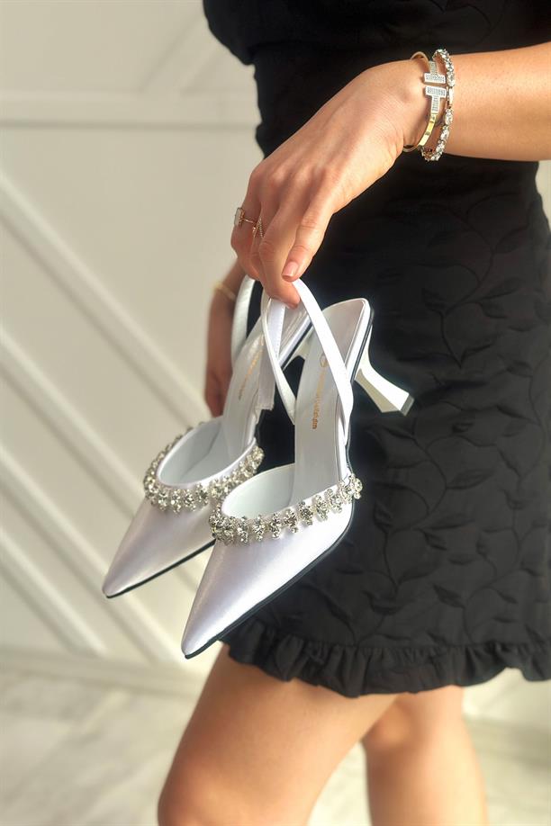Marli Beyaz Saten Arkası Açık Taşlı Topuklu Kadın Stiletto Ayakkabı