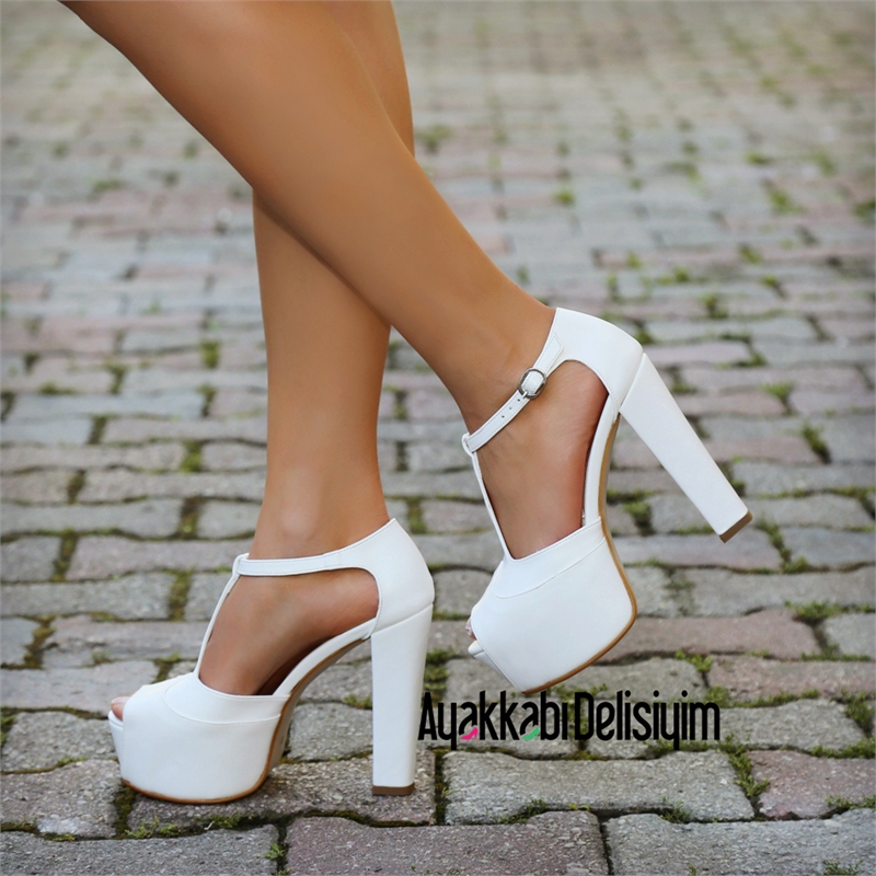 Beyaz Kalın Topuklu Gelin Ayakkabısı