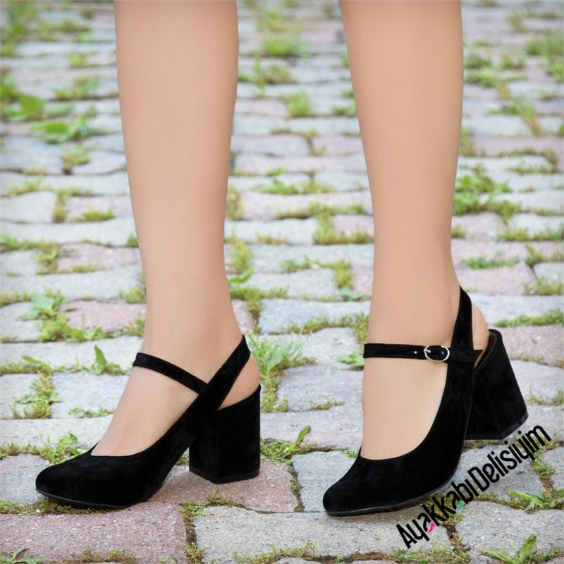 Minis Süet Siyah Burnu Kapalı Kısa Topuklu Ayakkabı
