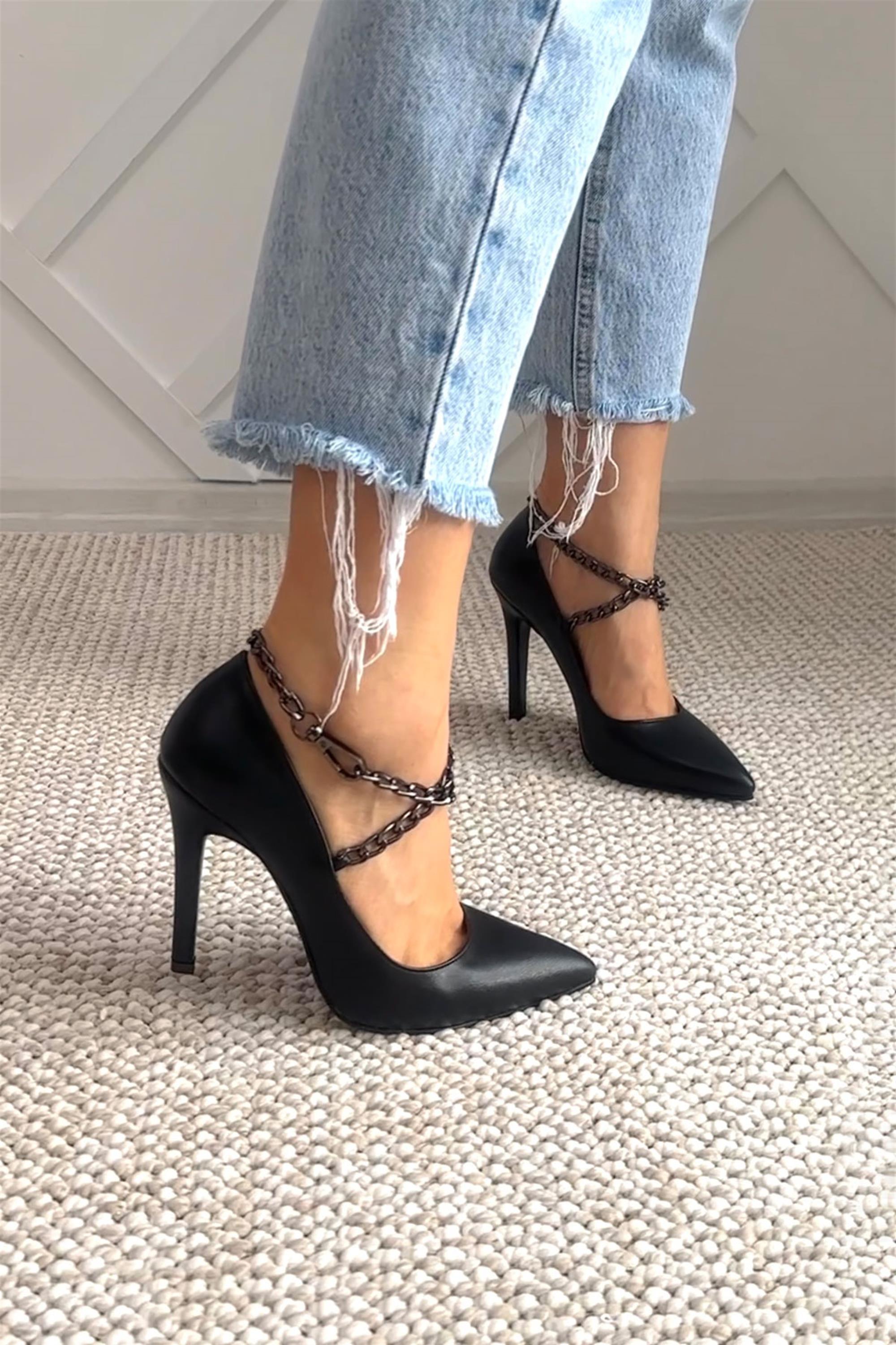 Arya Zincir Aksesuarlı Deri Siyah Kadın Stiletto Ayakkabı
