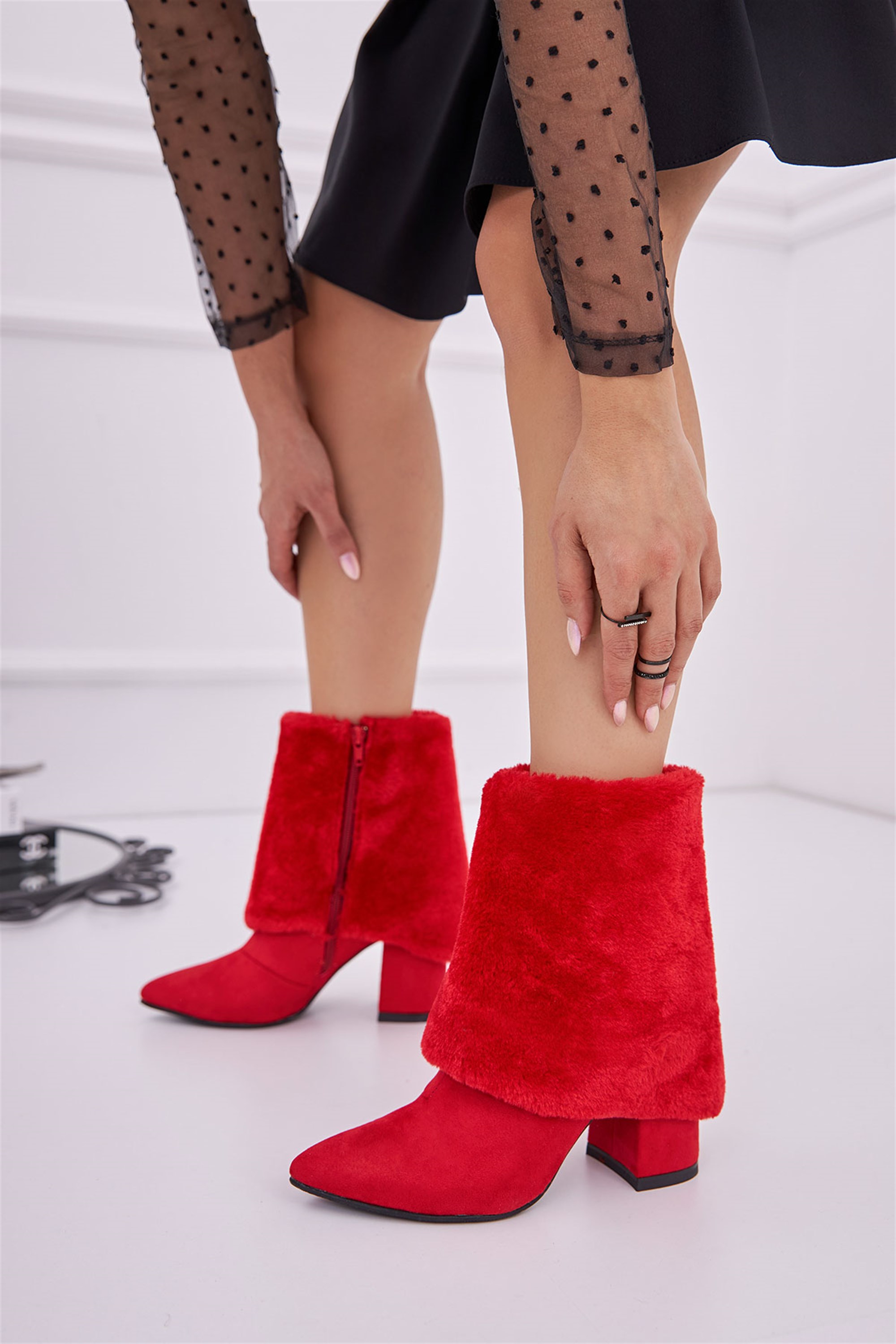 Jaymi Süet Kırmızı Tüylü Topuklu Bot