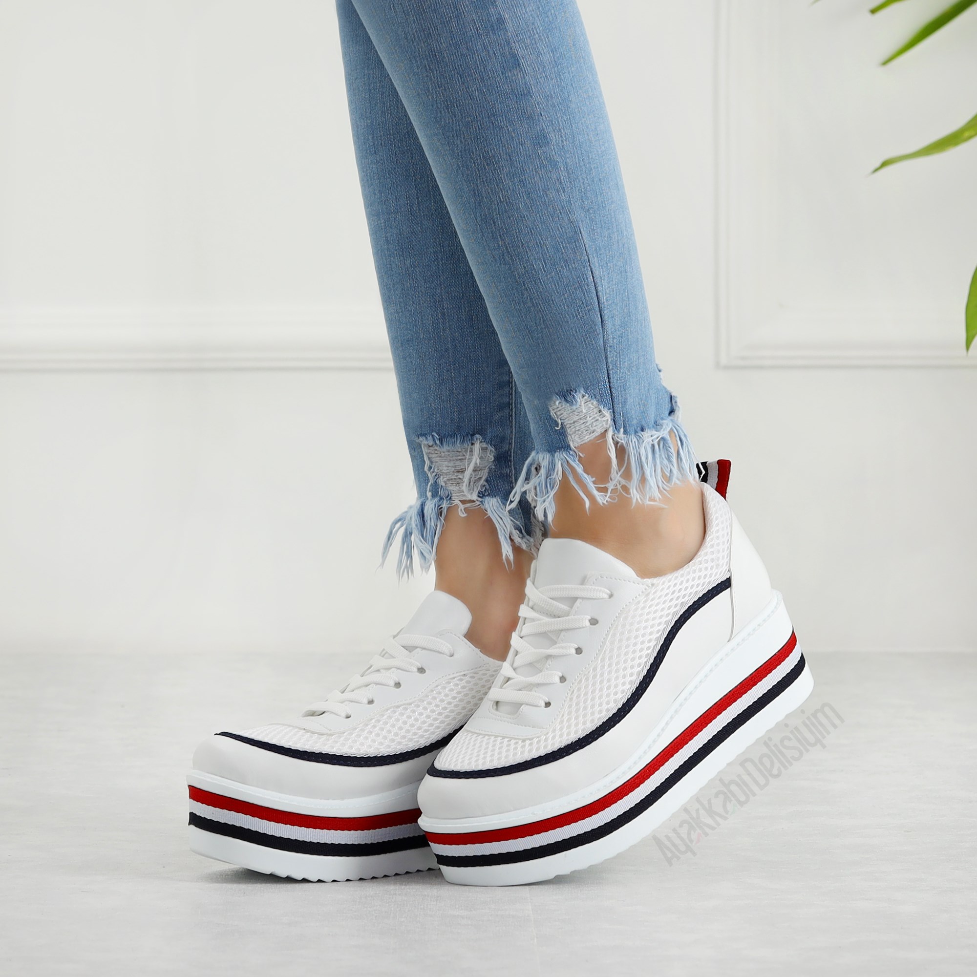 Kapol Lacivert Beyaz Kırmızı Yüksek Tabanlı Kadın Spor Ayakkabı