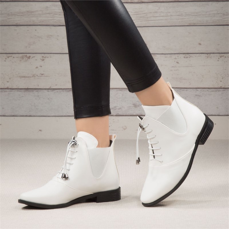 Oyima Beyaz Bağcıklı Bot