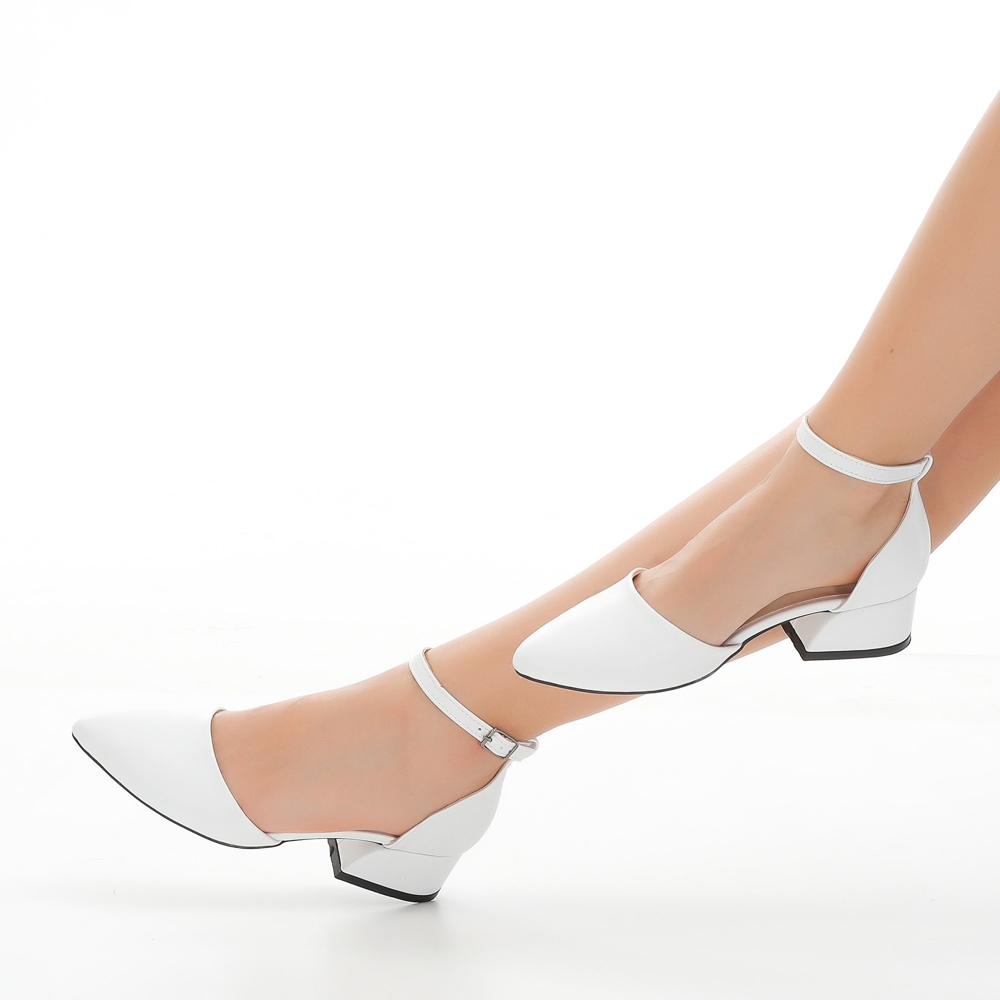 Pitka Beyaz Kısa Topuklu Babet