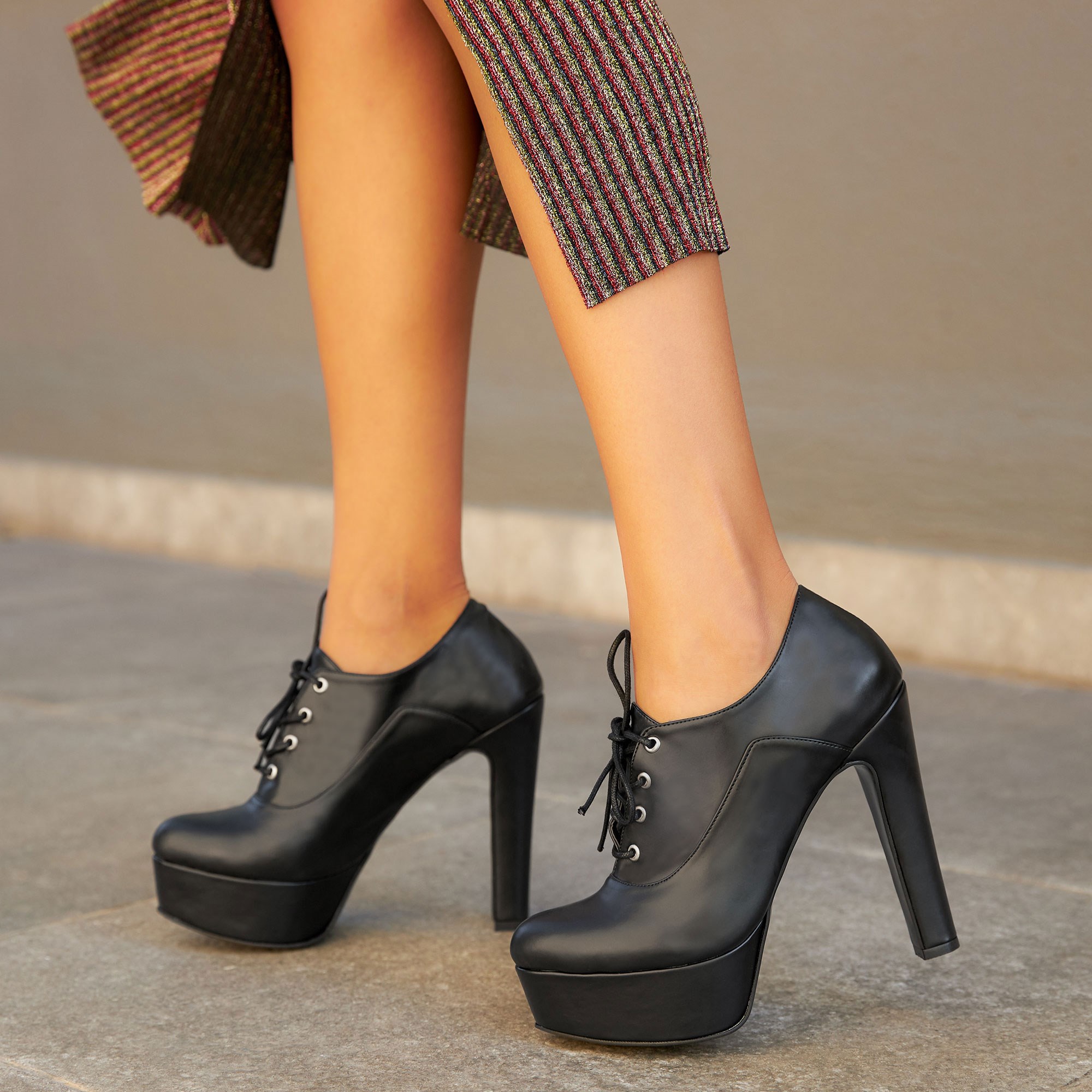 Sorya Siyah Kalın Topuk Bootie