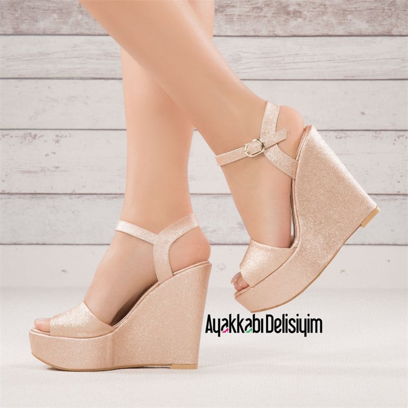 Tayga Bronz Simli Burnu Açık Dolgu Topuk Ayakkabı