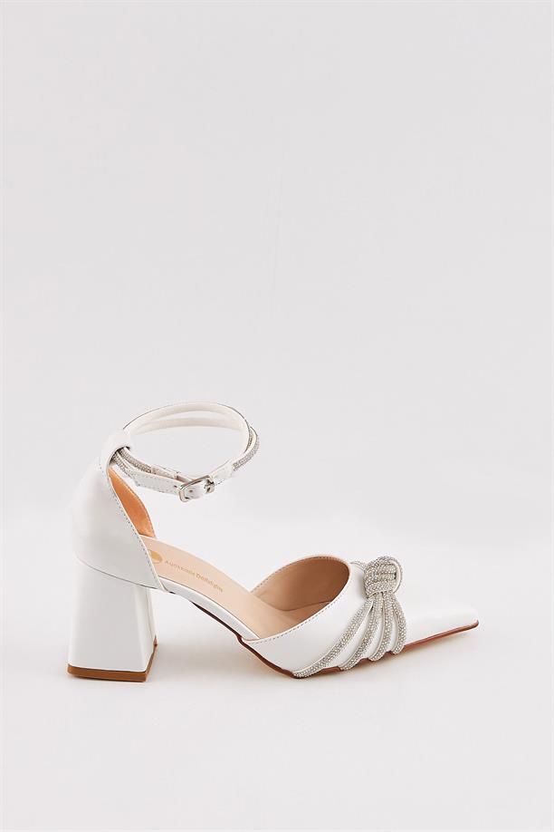Nariya Beyaz Deri Kısa Kalın Topuklu Taşlı Kadın Stiletto Ayakkabı