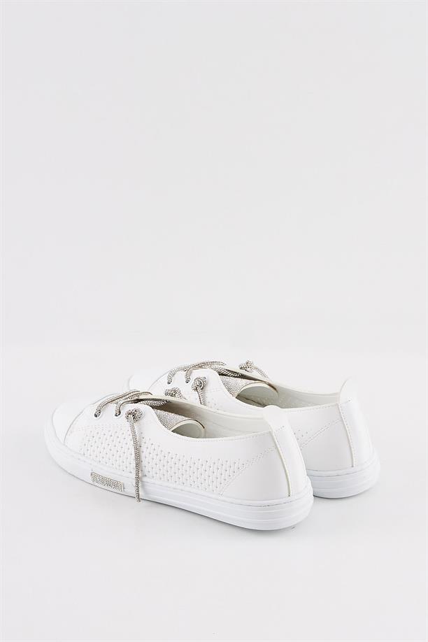 Visora Beyaz Taşlı Deri Rahat Kadın Babet Ayakkabı