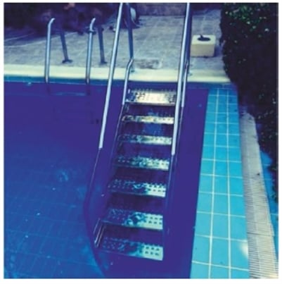 HİDROTERAPİ HAVUZU MERDİVENLERİ