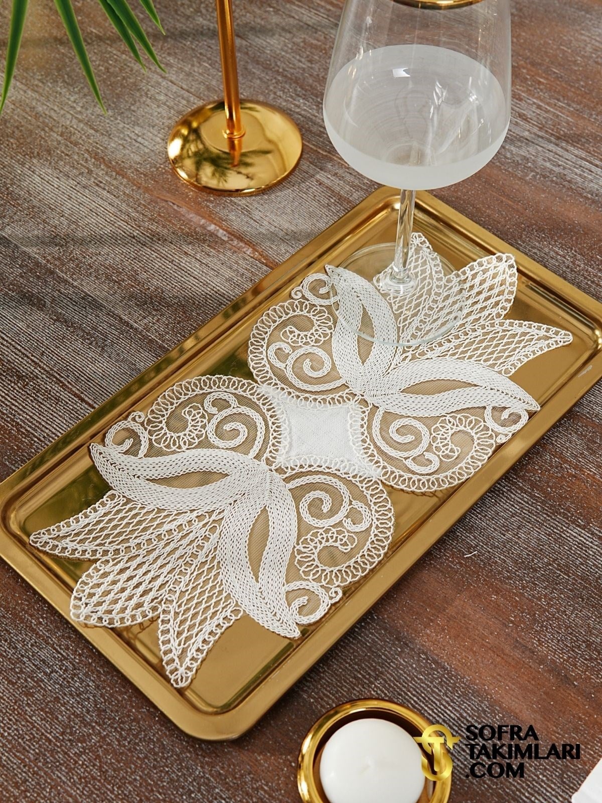 Lale Model Tepsi Örtüsü - Gold Dantelli