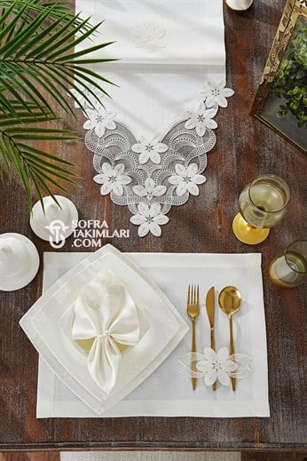 Feride Model Peçeteli Amerikan Servis Seti - Kırık Beyaz Dantel - Kırık Beyaz Kumaş