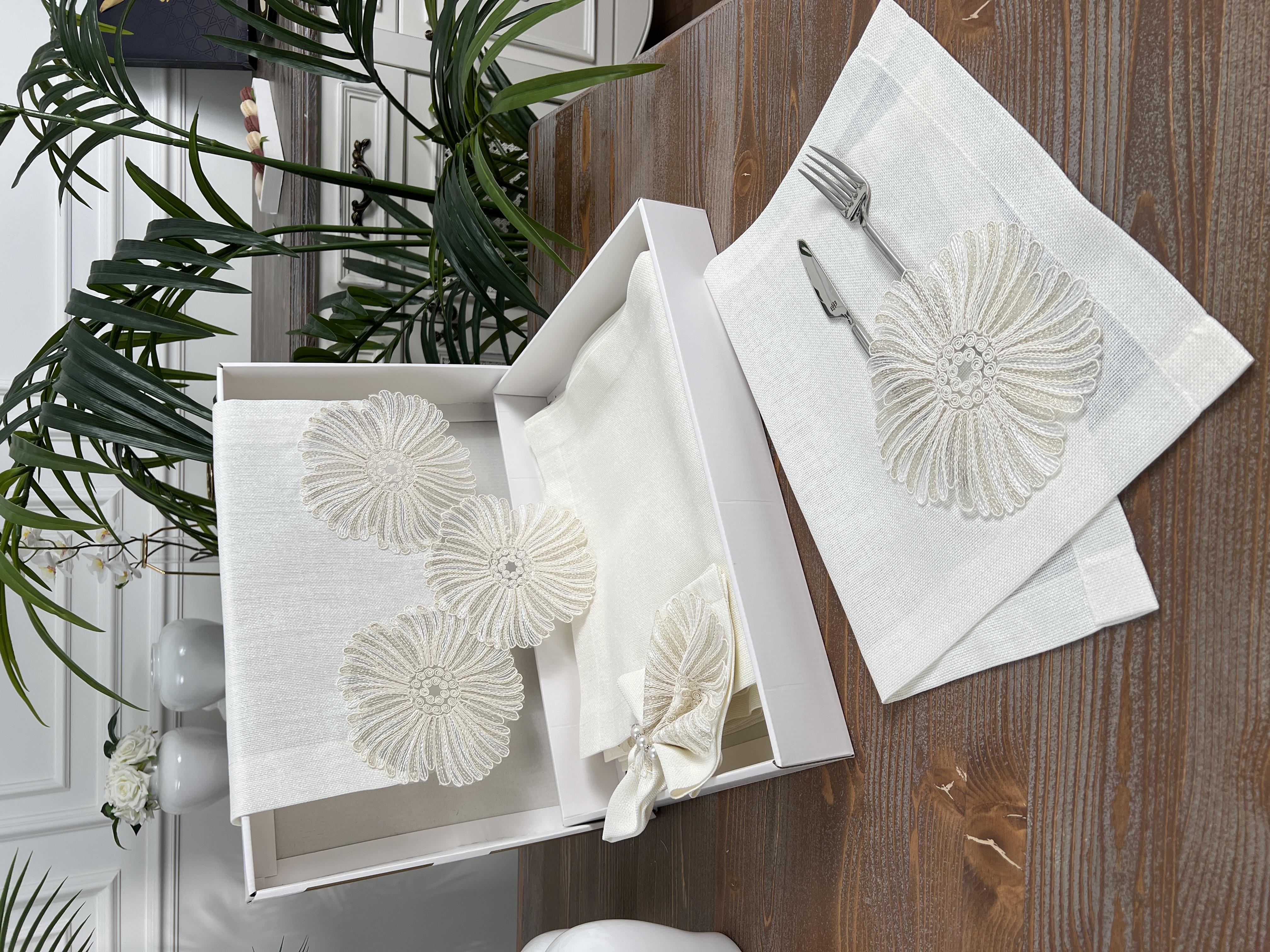 12 Kişilik Peçeteli Amerikan Servis Seti - ST059