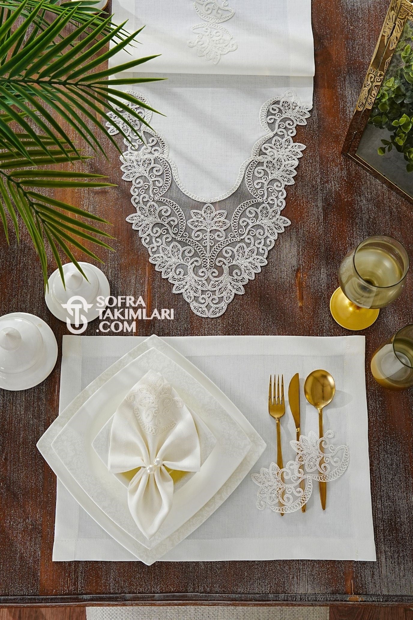 Açelya Model Peçeteli Amerikan Servis Seti - Kırık Beyaz Dantel - Kırık Beyaz Kumaş