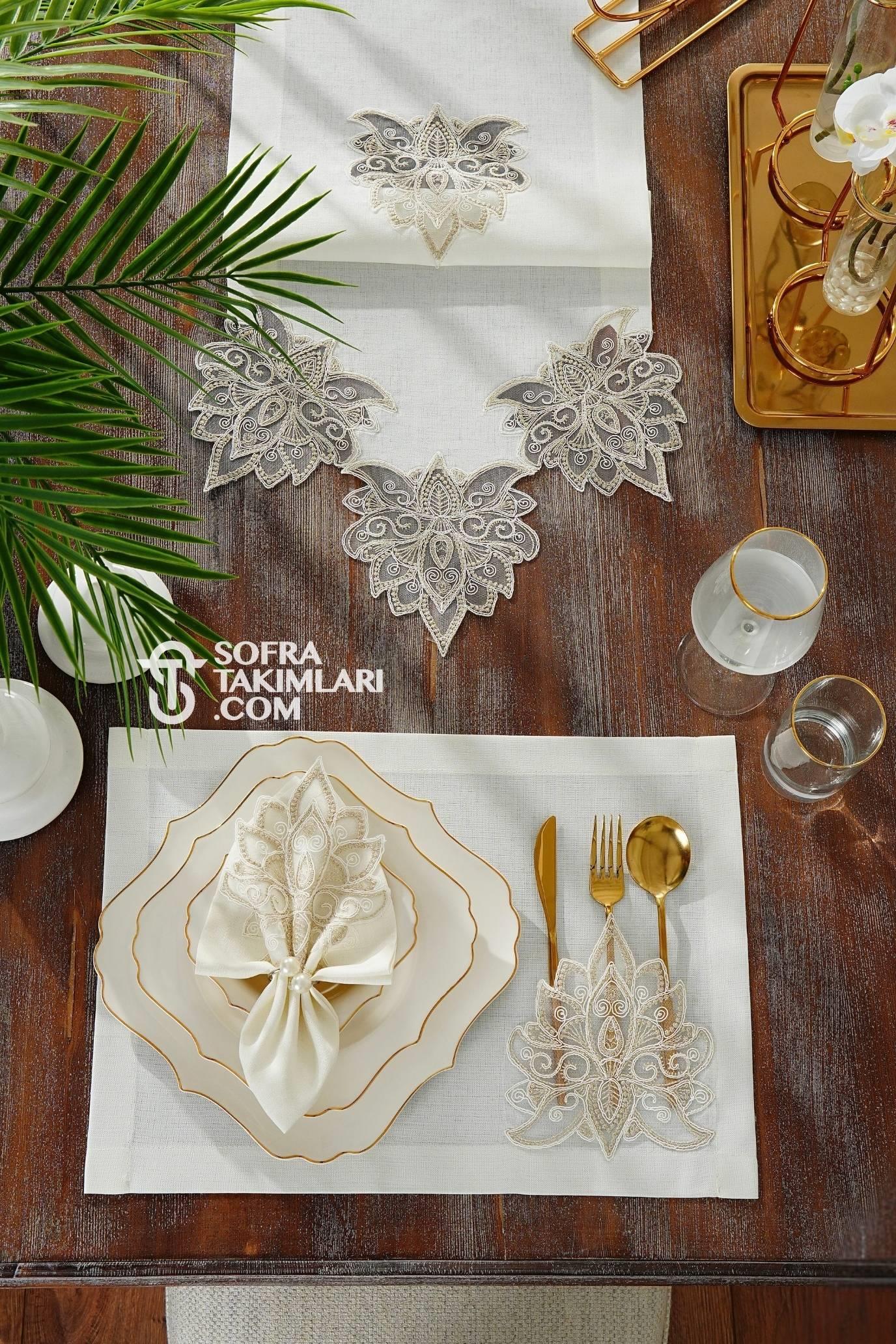 Anka Model Peçeteli Amerikan Servis Seti - Gold Dantel - Kırık Beyaz Kumaş