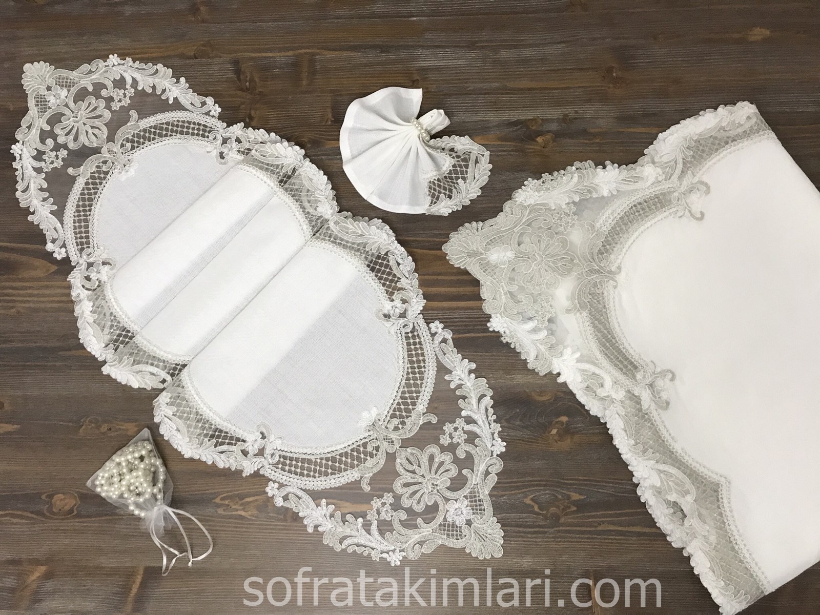Ay Model Masa Örtüsü Takımı -Keseli 