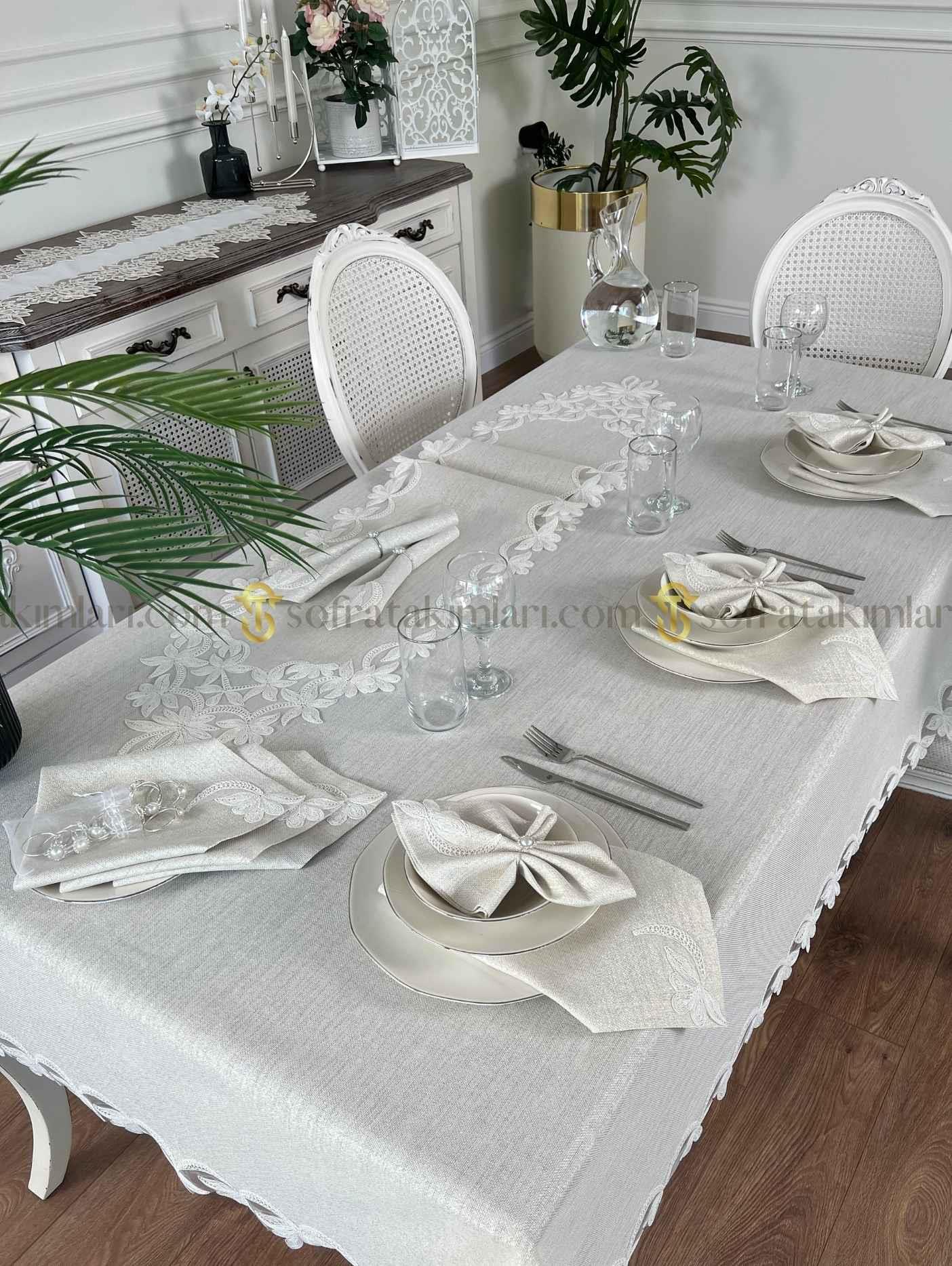 Dina Model Lüx 26 Parça Sofra Takımı - Kırık Beyaz Dantelli - Işıltılı Taş Rengi Kumaş