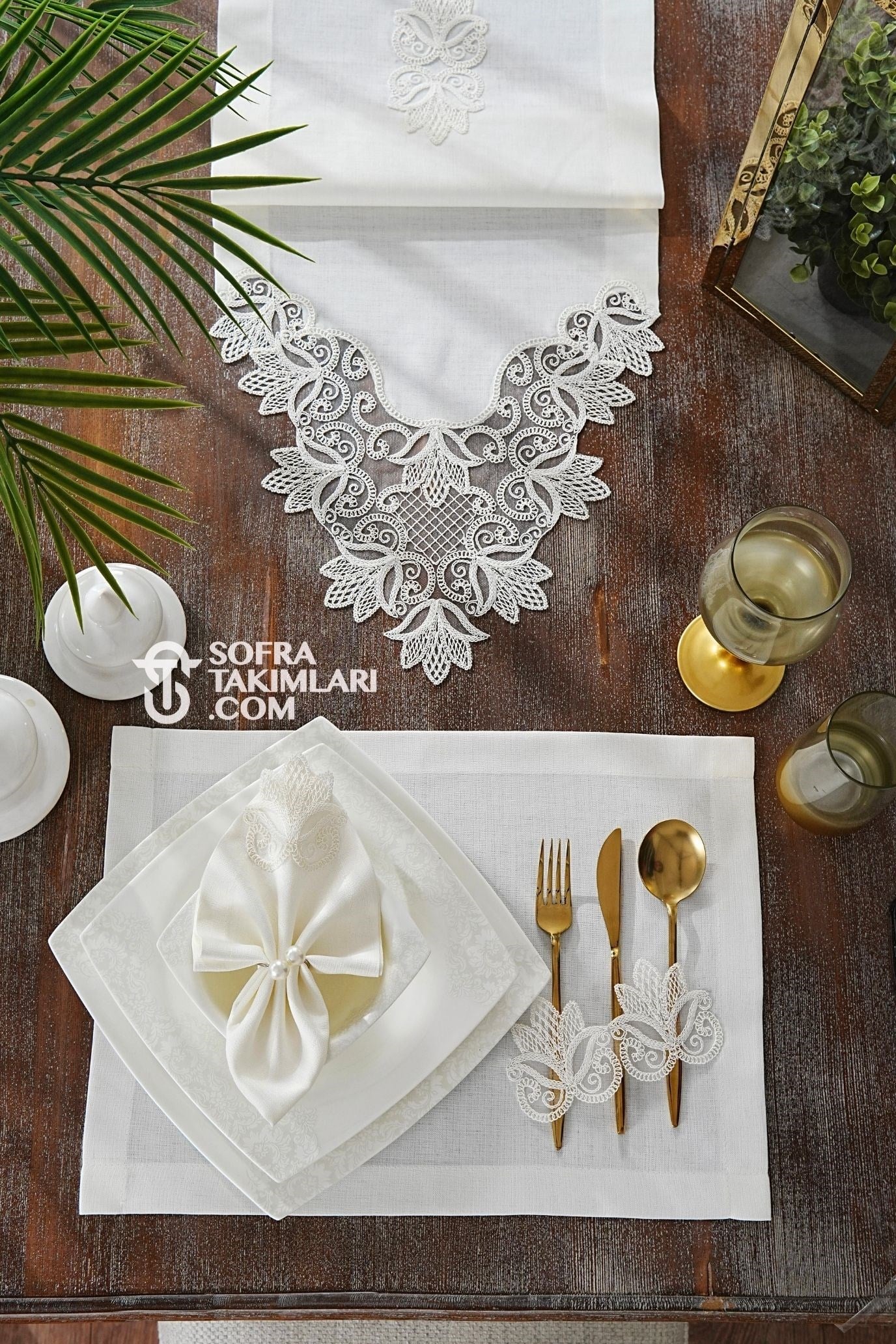 Fulya Model Peçeteli Amerikan Servis Seti - Kırık Beyaz Dantel - Kırık Beyaz Kumaş