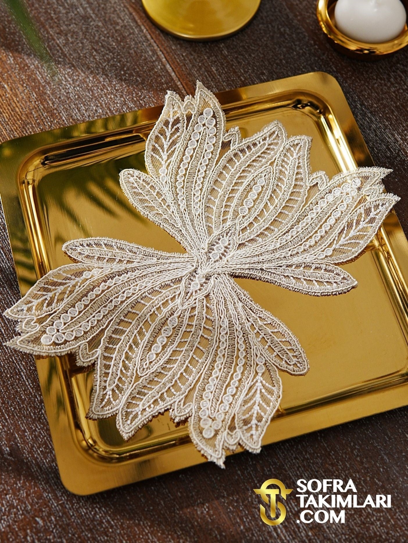 Kaktüs Model Tepsi Örtüsü - Gold Dantelli