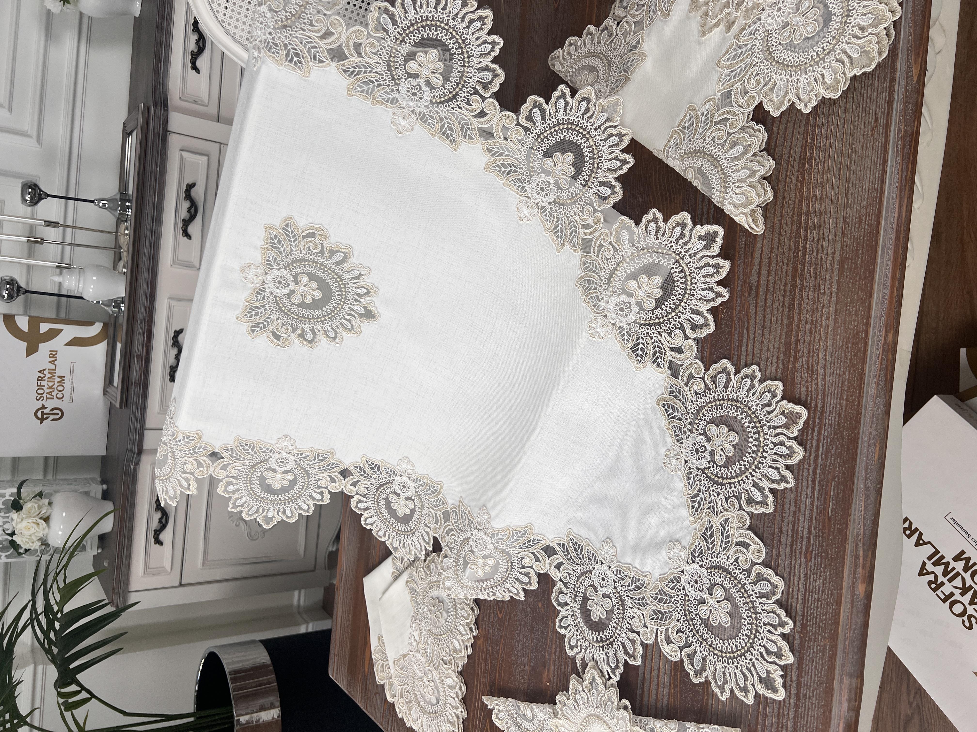 Şehrazat model 5 Parça Salon Takımı - Gold Dantelli