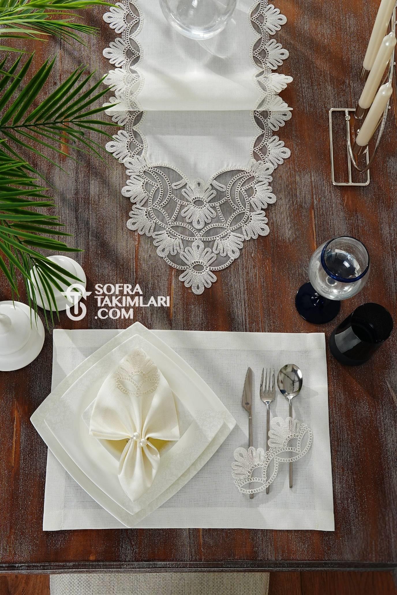 Sofia Model Peçeteli Amerikan Servis Seti - Kırık Beyaz Dantel - Kırık Beyaz Kumaş