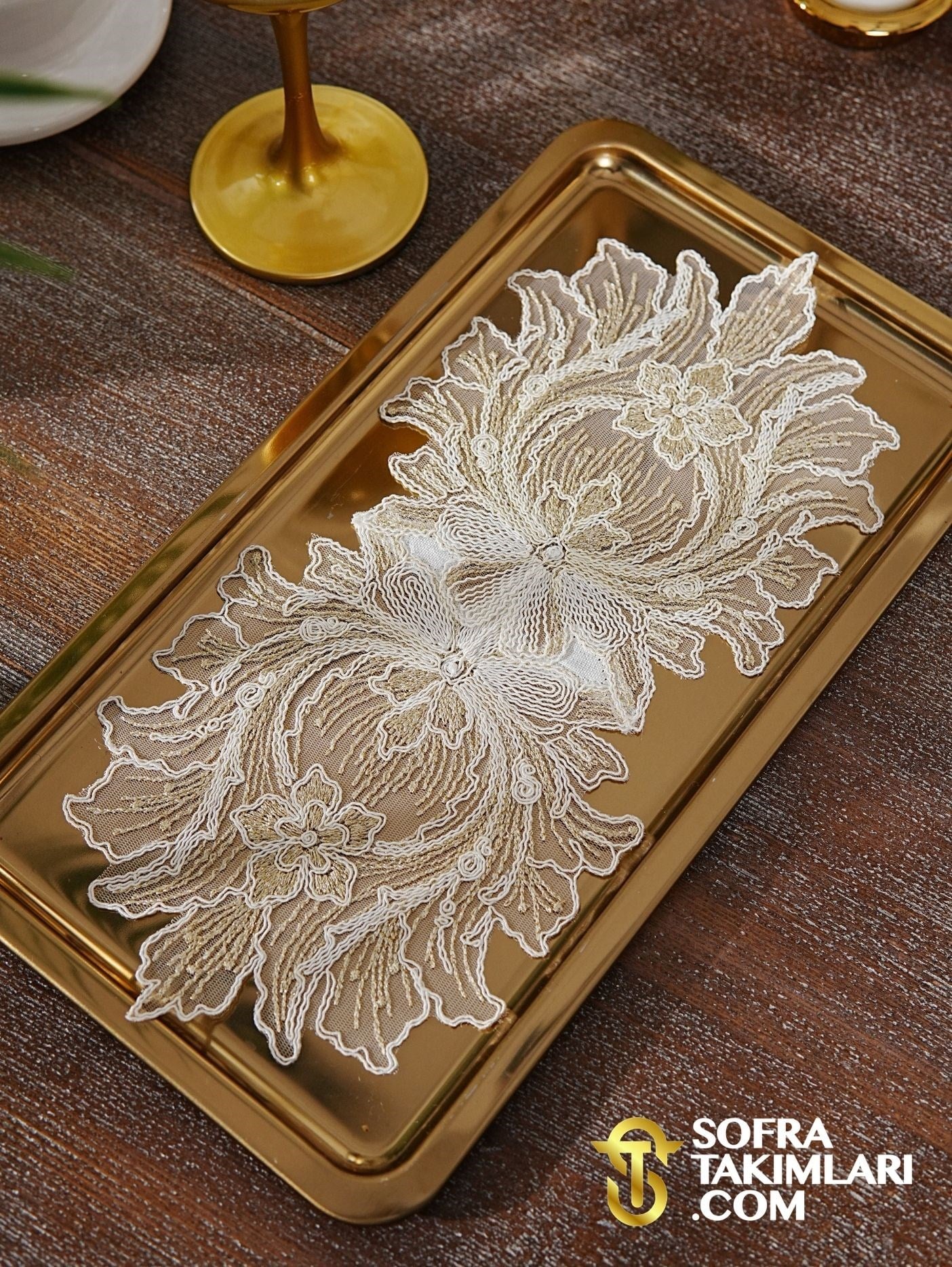Taj Mahal Model Tepsi Örtüsü - Gold Dantelli