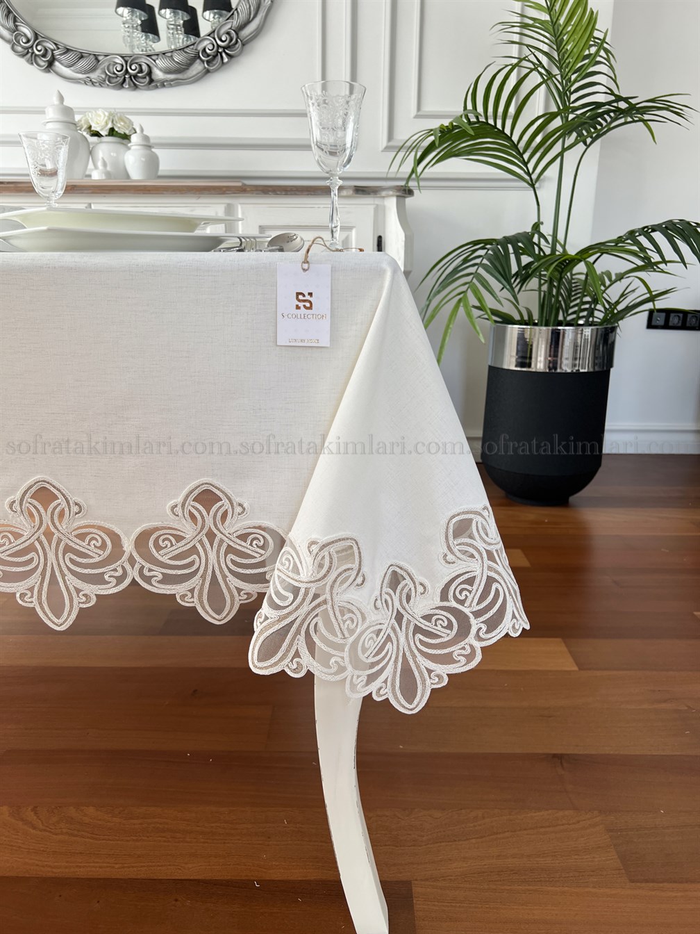 Viento Model Lüx Masa Örtüsü 