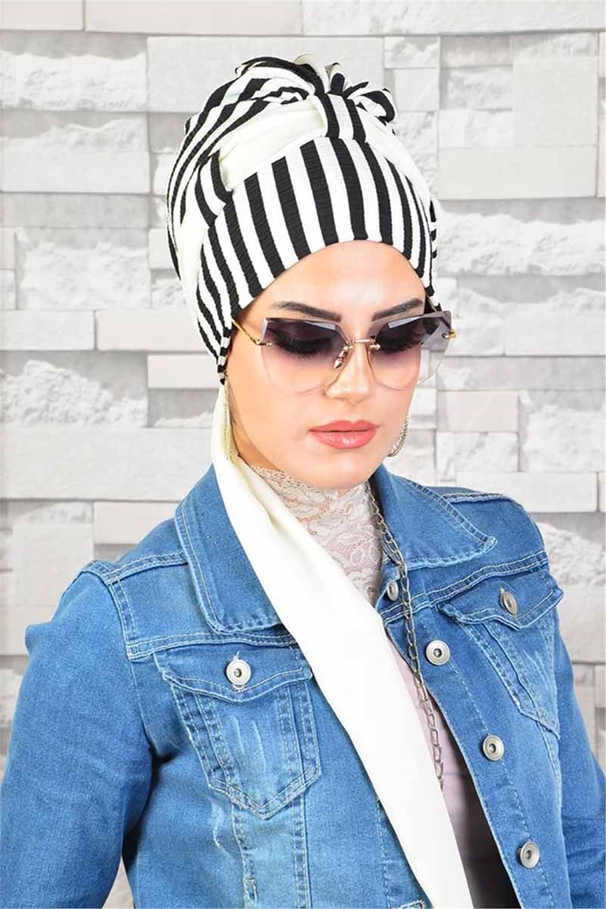 Beyaz Siyah Spor Pratik Fularlı Bone tb2048
