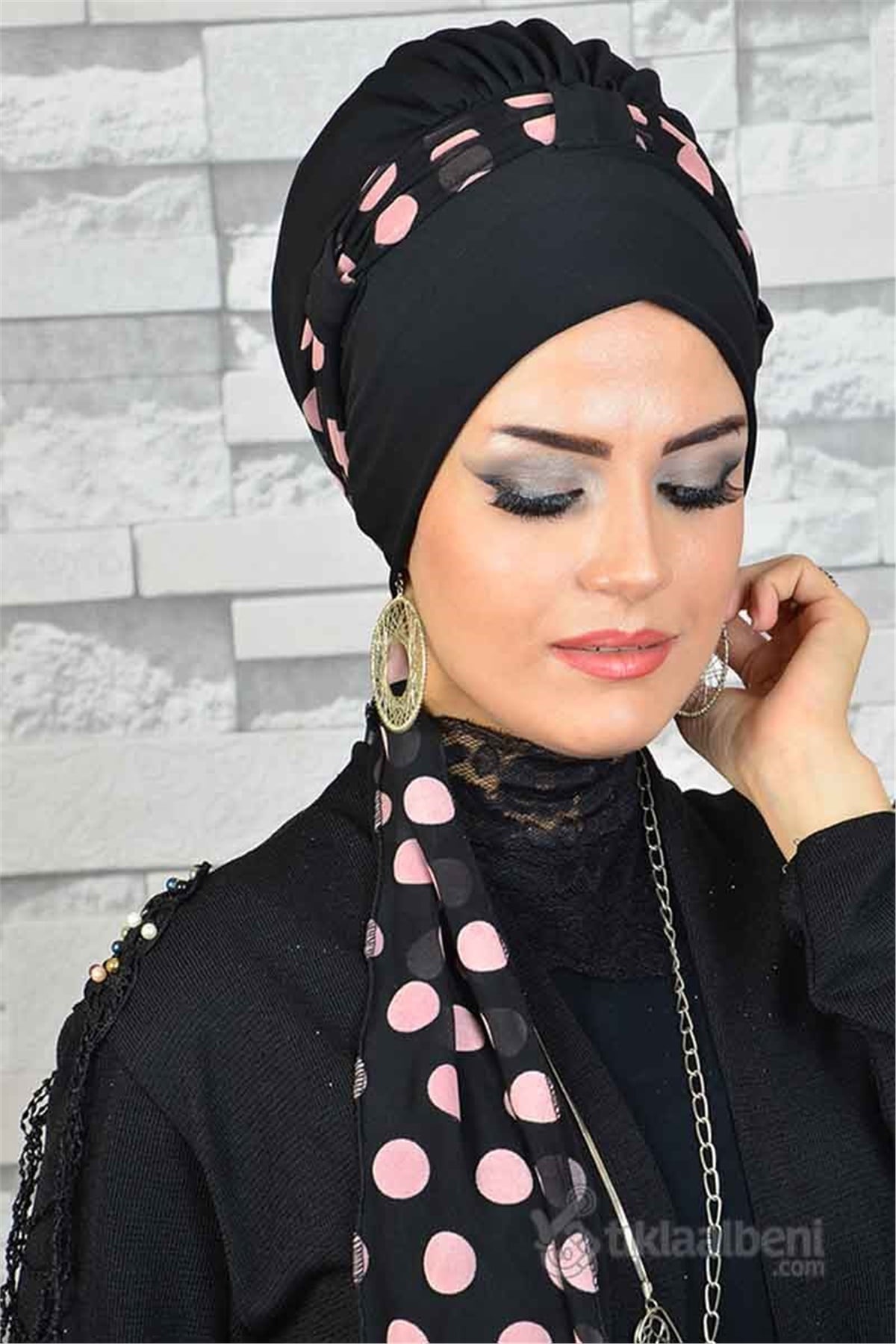 Hazır Fularlı Siyah Pudra Puanlı Pratik Şal tb2007