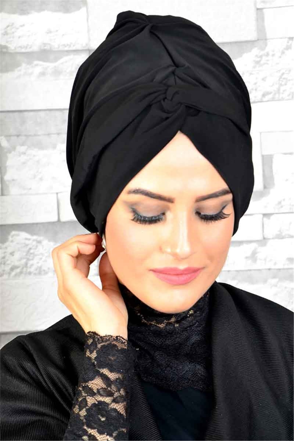 Sade Siyah Burgu Bone tb1015