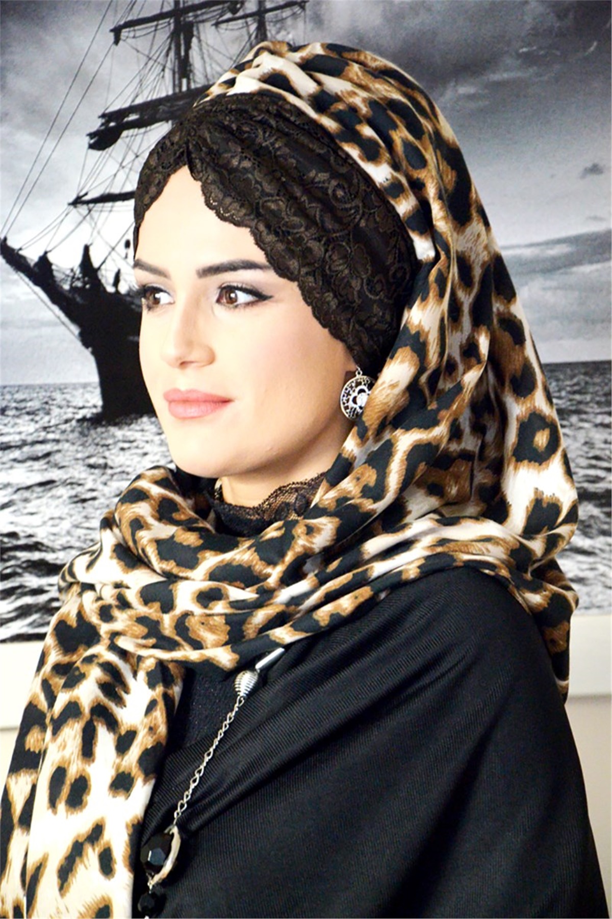 Büzgülü Leoparlı Bandana Pratik Şal BND7007