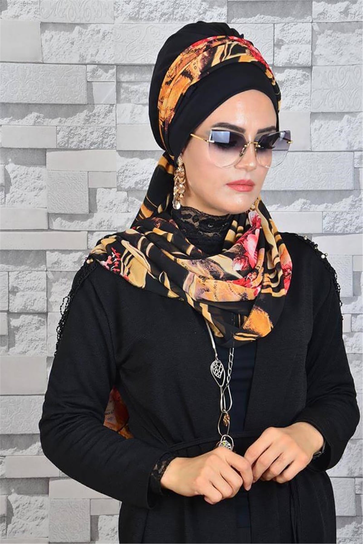 Çiçek Desenli Siyah Gol Bone Şal t13707