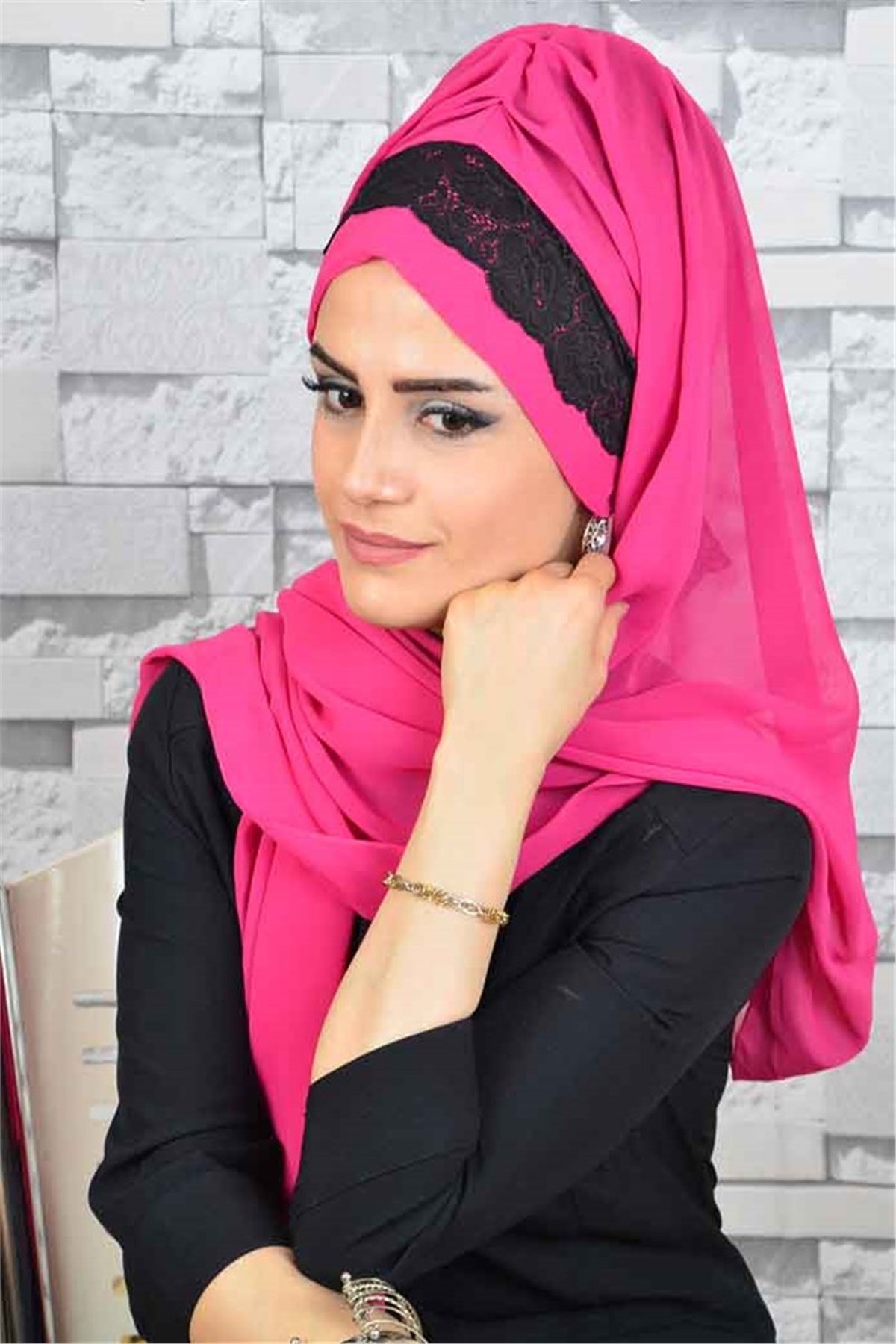 Dantelli Fuşya Bone Şal d619