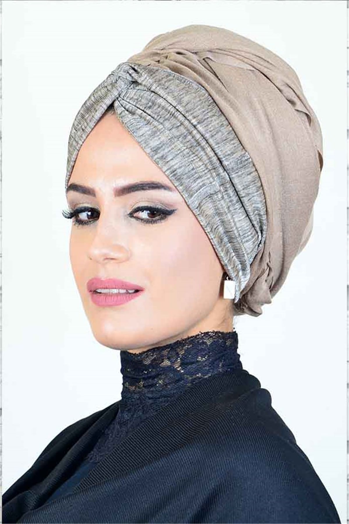 Desenli Bej Burgu Bandana Bone Hazır Şal bnd3046