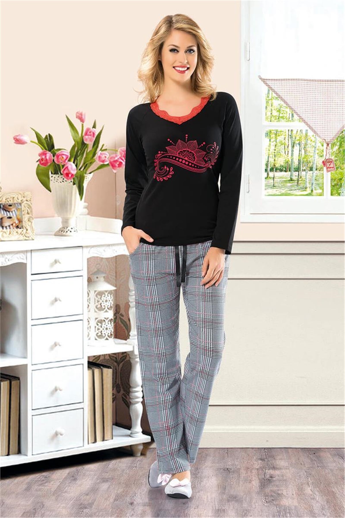 NBB 6943 Bayan V Yaka Ekose Desenli Pijama Takımı