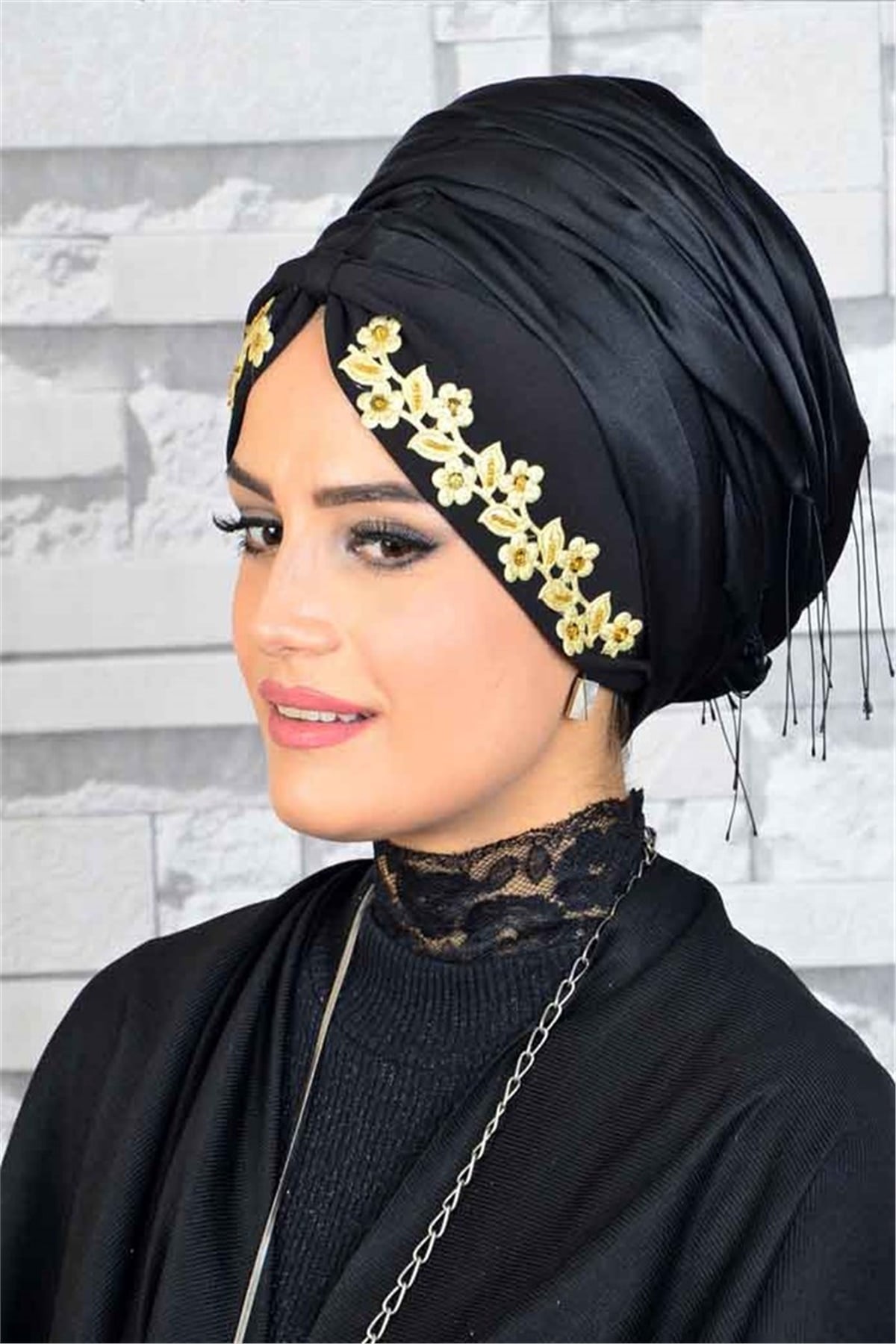 Gold Siyah Nakışlı Pratik Şal BND6055