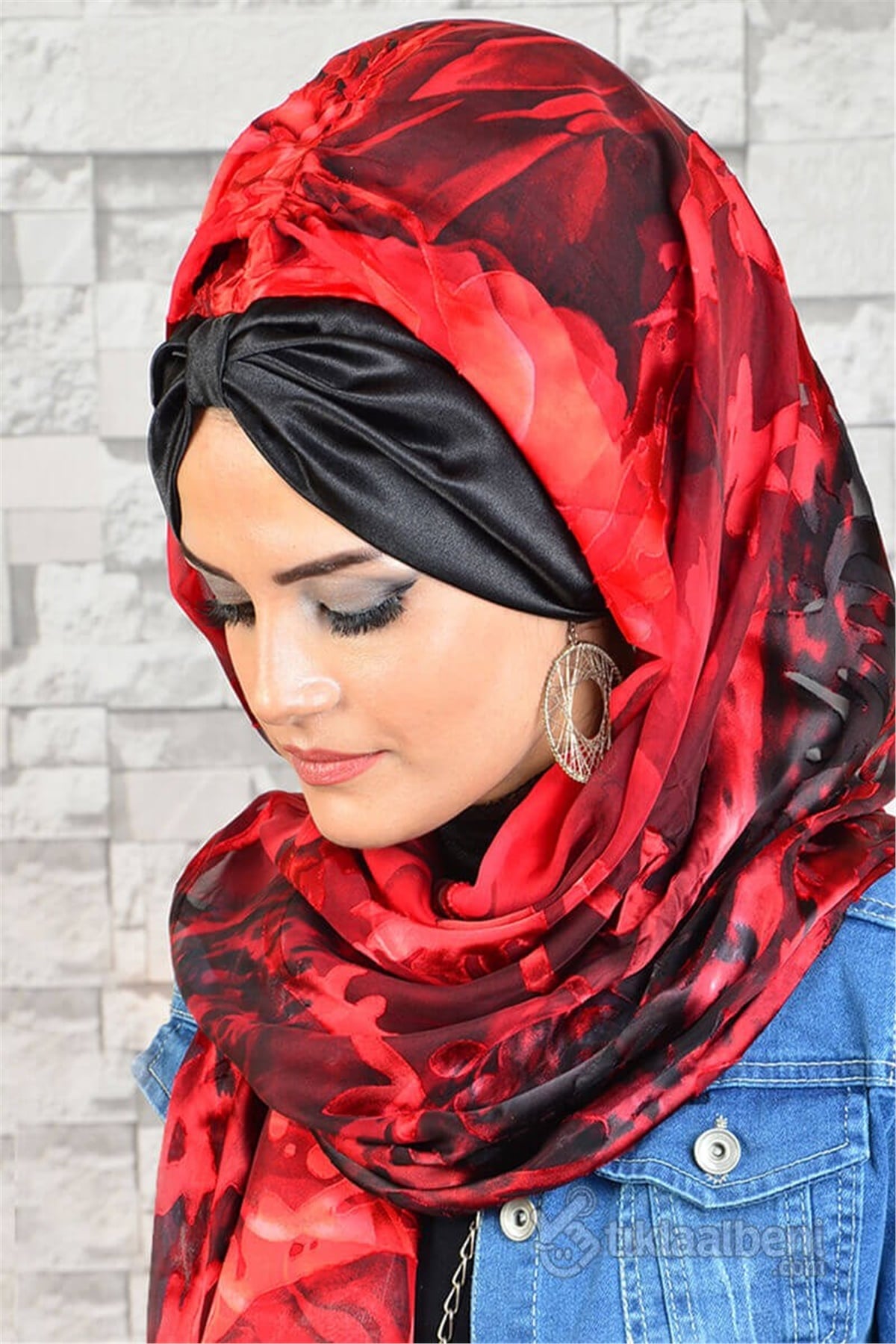 Gül Desenli Kırmızı Siyah Biritli Bandana Hazır Şal bnd168