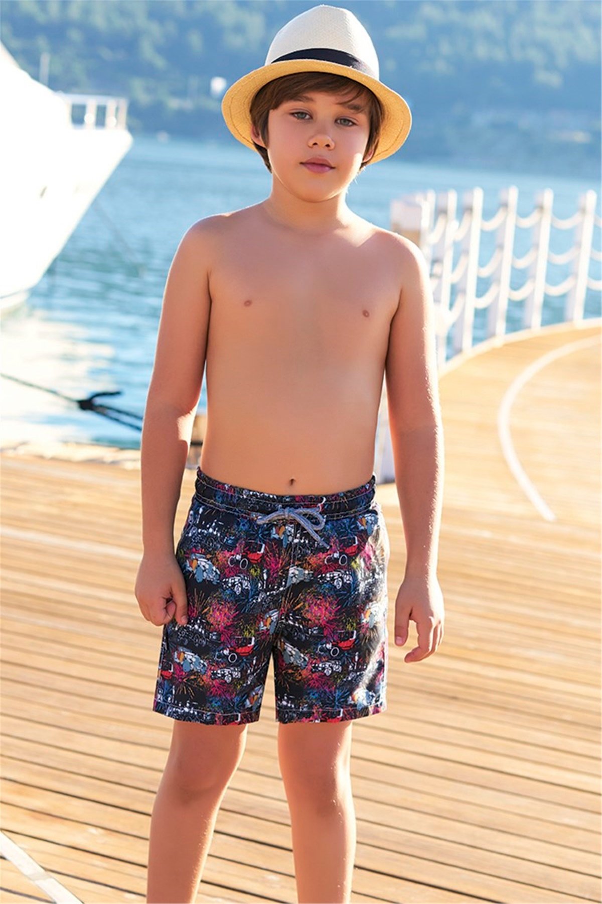 Kreas Desenli Siyah Çocuk Deniz Şortu G1066