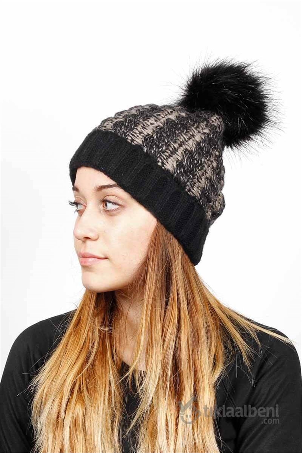 Kürklü Bayan Ponponlu Bere - Fonem 12352 - Siyah