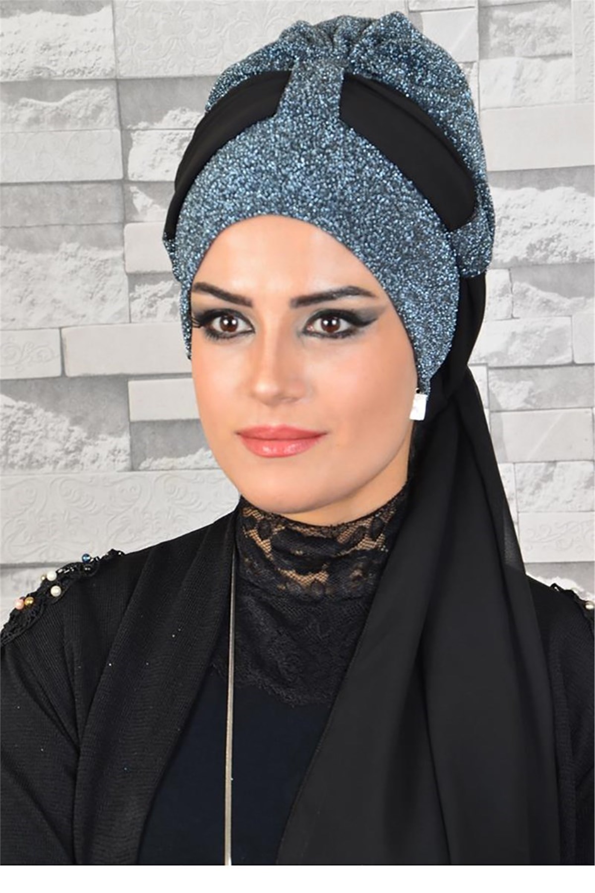 Simli Buz Beyazı Fularlı Bone Siyah Detaylı