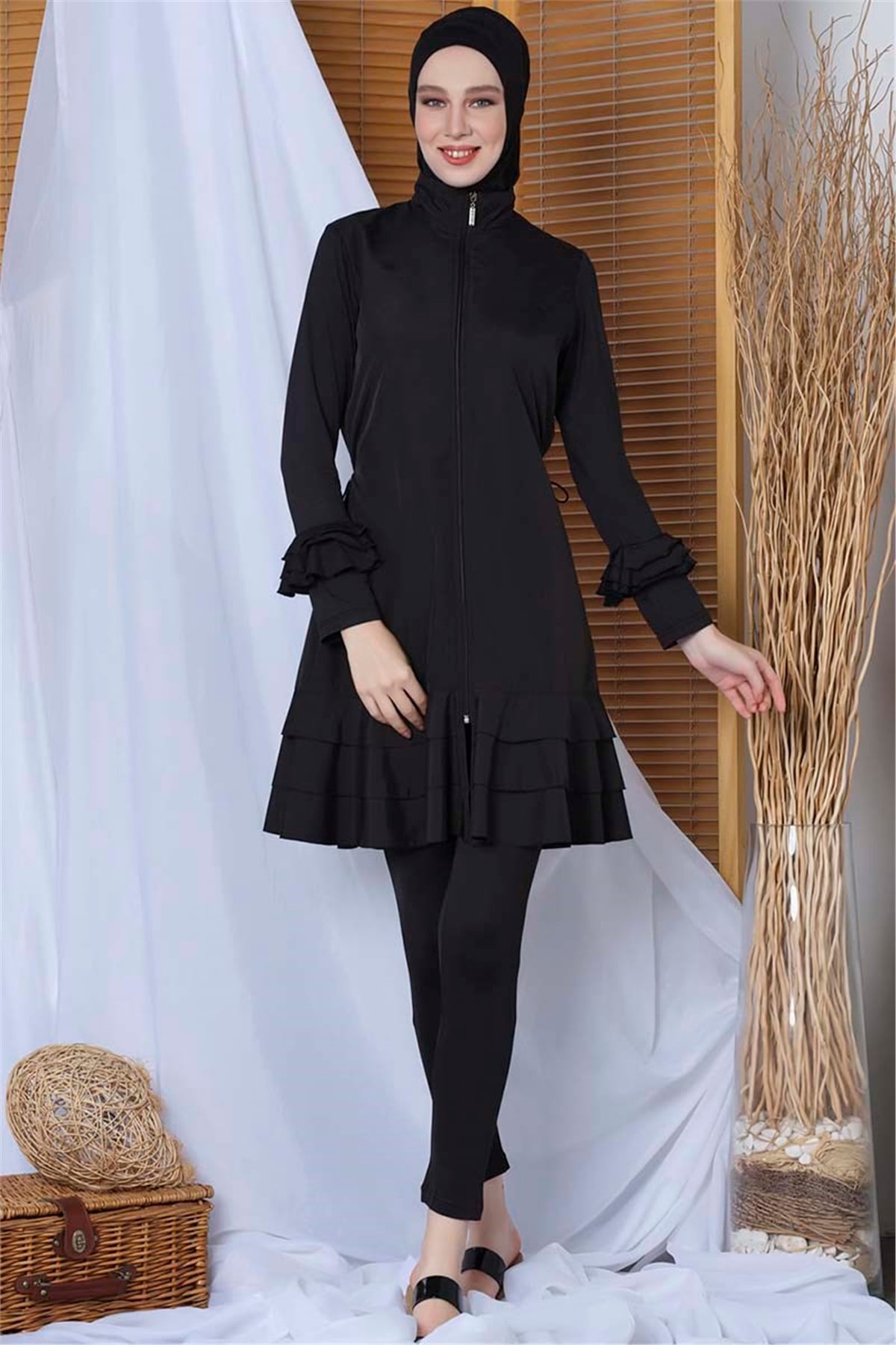 Siyah Modern Tam Kapalı Haşema T20146