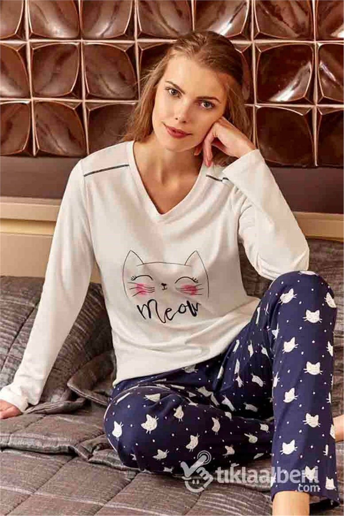 Eros ESK 20604 V Yaka Kedi Desenli Bayan Pijama Takımı