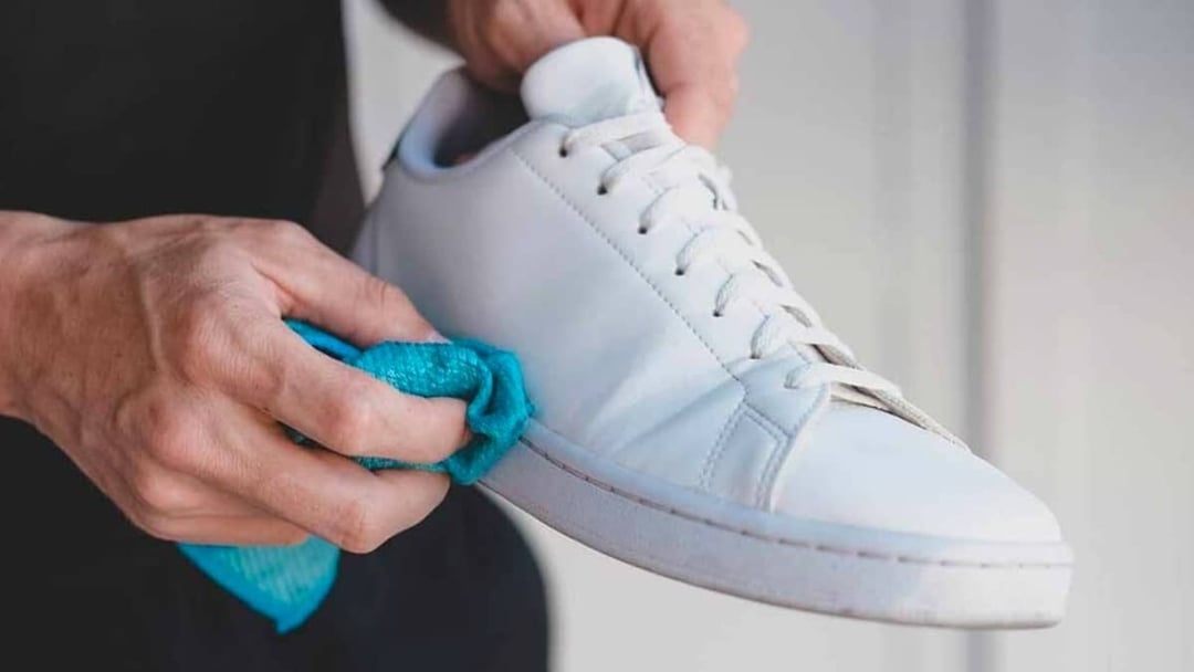 Sararan Ayakkabı Nasıl Beyazlatılır?