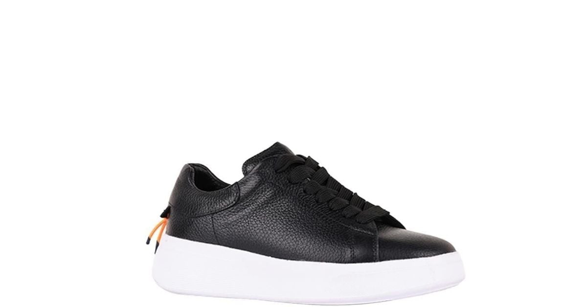 Siyah Deri Bağcıklı Kadın Ayakkabı